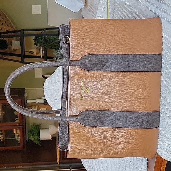 Purse - Picture 4 of 13